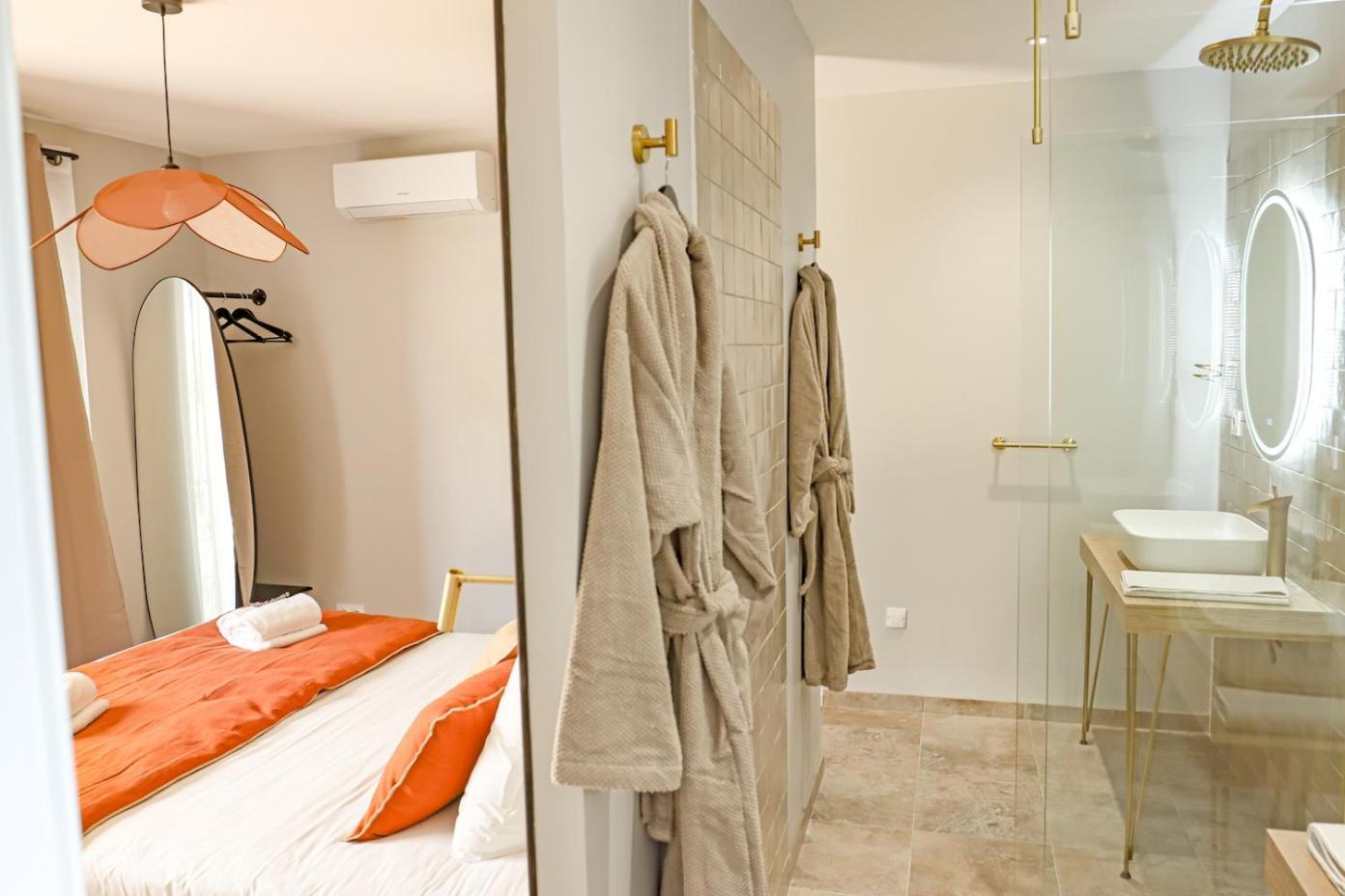 Les Gites De Laure - L'Eden Romantique, Chambres Hotes, Spa Prive, Couloir De Nage, Adults Only Malves-en-Minervois Exterior photo